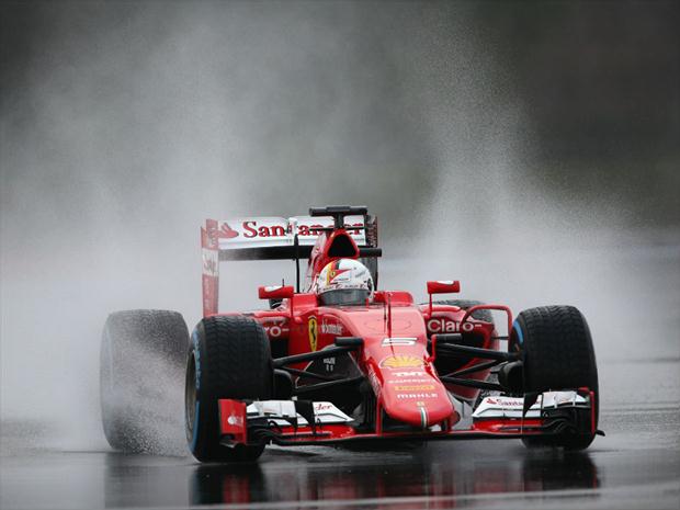 Pela Ferrari, no primeiro treino em Monza, Kimi Raikkonen ficou com a terceira posição e Sebastian Vettel com a quarta 